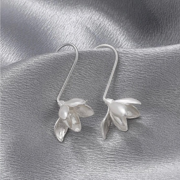 “Blodeuwedd” Orchid Flower Sculpted Feminine Silver Ear Pin Hook Threader Dangle - Picture 14 of 16